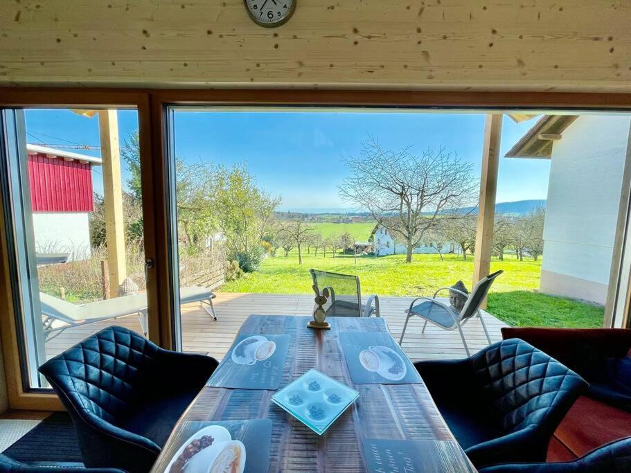 Zweistoeckiges Natur-Holzhaus Mit Berg- & Seesicht Horgenzell エクステリア 写真